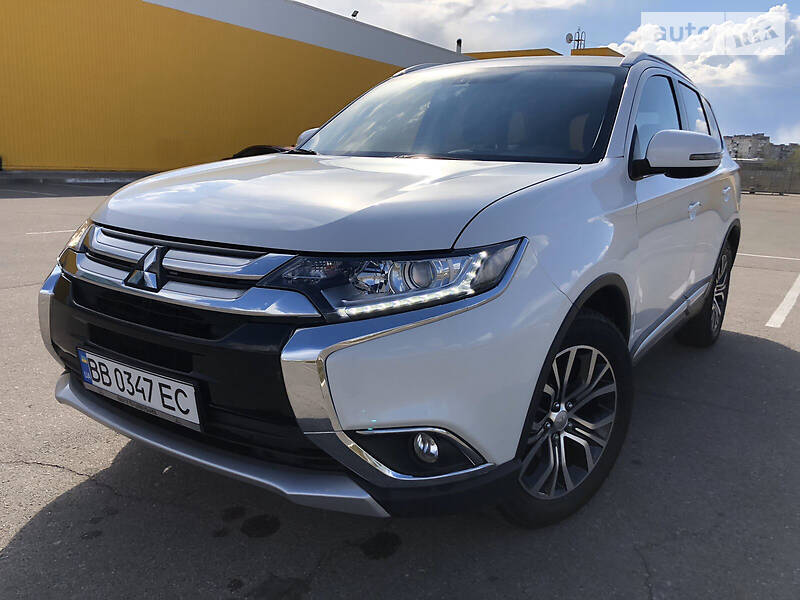 Позашляховик / Кросовер Mitsubishi Outlander 2017 в Сєверодонецьку