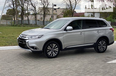 Позашляховик / Кросовер Mitsubishi Outlander 2018 в Одесі