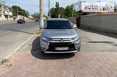 Позашляховик / Кросовер Mitsubishi Outlander 2018 в Одесі