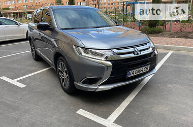 Mitsubishi Outlander 2016