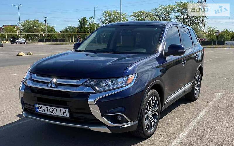 Внедорожник / Кроссовер Mitsubishi Outlander 2017 в Одессе