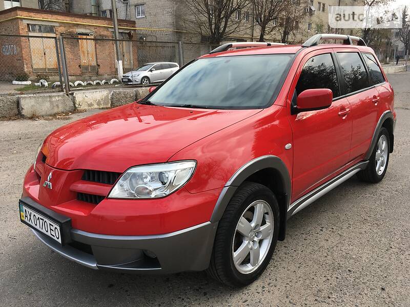 Mitsubishi outlander 2005 год