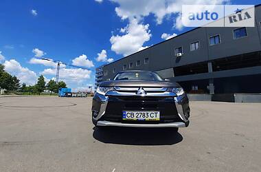 Универсал Mitsubishi Outlander 2017 в Киеве