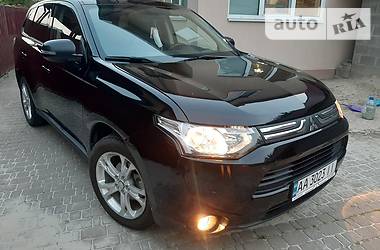 Внедорожник / Кроссовер Mitsubishi Outlander 2013 в Киеве