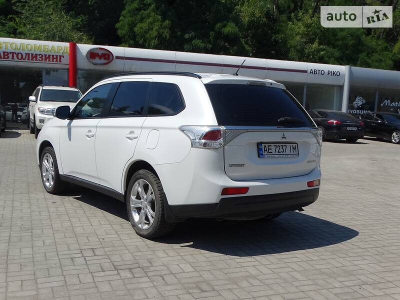 Позашляховик / Кросовер Mitsubishi Outlander 2012 в Дніпрі фото 5 Позашляховик / Кросовер Mitsubishi Outlander 2012 в Дніпрі