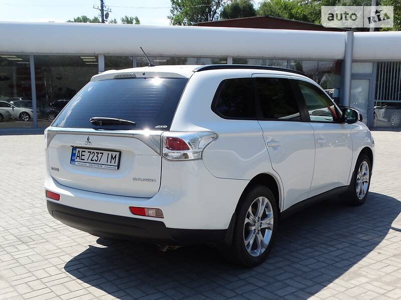 Позашляховик / Кросовер Mitsubishi Outlander 2012 в Дніпрі фото 7 Позашляховик / Кросовер Mitsubishi Outlander 2012 в Дніпрі