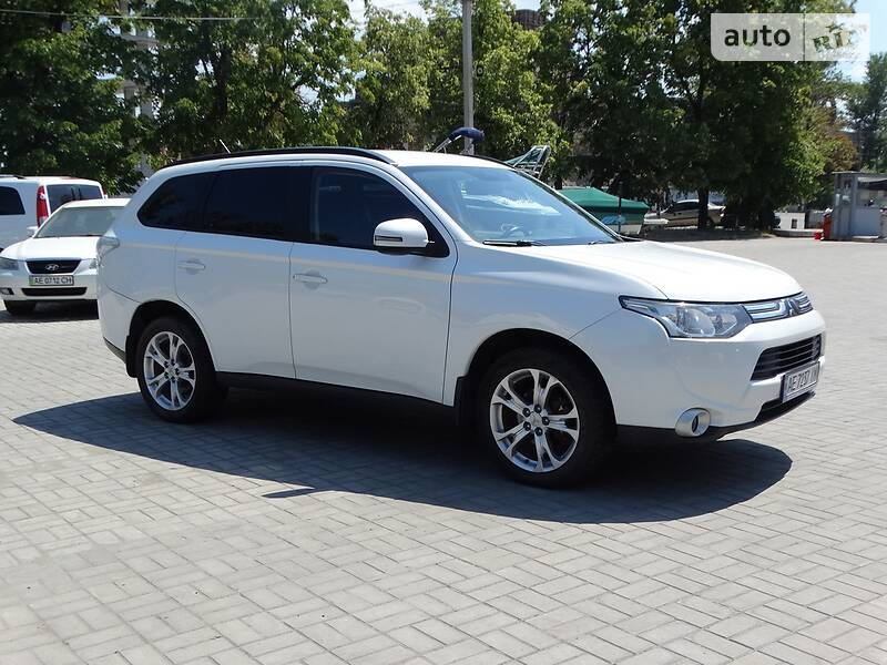 Позашляховик / Кросовер Mitsubishi Outlander 2012 в Дніпрі фото 12 Позашляховик / Кросовер Mitsubishi Outlander 2012 в Дніпрі