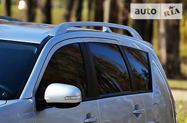 Внедорожник / Кроссовер Mitsubishi Outlander 2010 в 