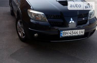 Внедорожник / Кроссовер Mitsubishi Outlander 2005 в Измаиле