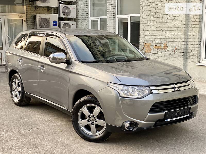 Внедорожник / Кроссовер Mitsubishi Outlander 2014 в Киеве