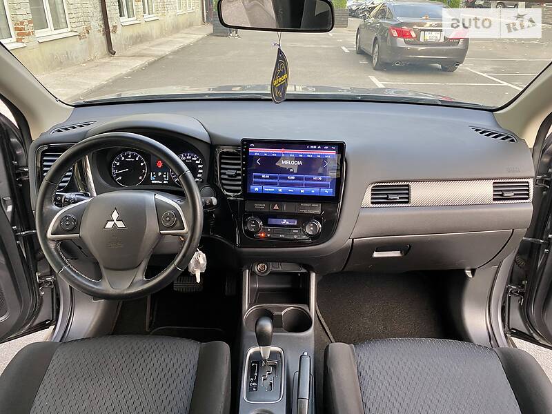 Внедорожник / Кроссовер Mitsubishi Outlander 2014 в Киеве