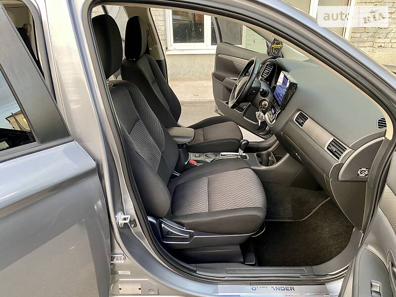 Внедорожник / Кроссовер Mitsubishi Outlander 2014 в Киеве
