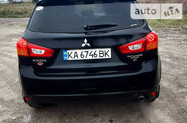 Внедорожник / Кроссовер Mitsubishi Outlander 2016 в Киеве