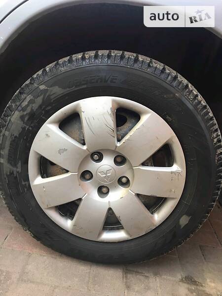 Позашляховик / Кросовер Mitsubishi Outlander 2005 в Чернівцях