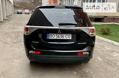 Внедорожник / Кроссовер Mitsubishi Outlander 2013 в Тернополе