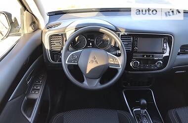 Внедорожник / Кроссовер Mitsubishi Outlander 2019 в Запорожье