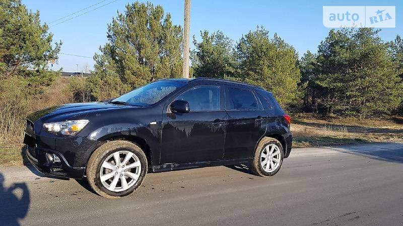 Внедорожник / Кроссовер Mitsubishi Outlander 2012 в Киеве