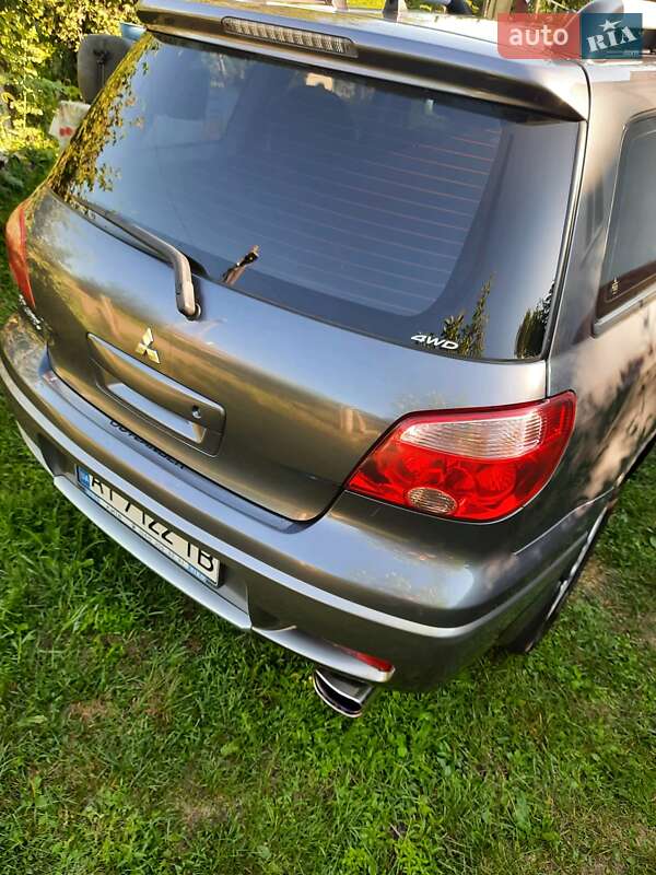Позашляховик / Кросовер Mitsubishi Outlander 2008 в Ржищеві