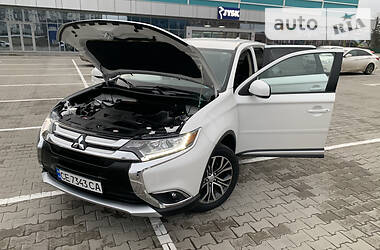 Позашляховик / Кросовер Mitsubishi Outlander 2018 в Києві