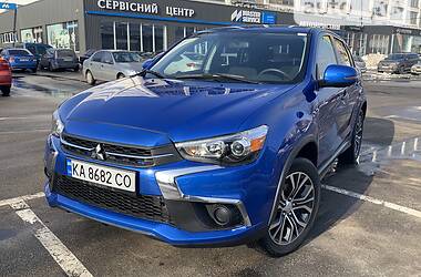 Внедорожник / Кроссовер Mitsubishi Outlander 2019 в Киеве