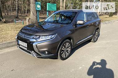 Внедорожник / Кроссовер Mitsubishi Outlander 2018 в Киеве