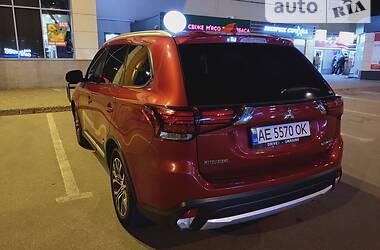 Внедорожник / Кроссовер Mitsubishi Outlander 2017 в Днепре