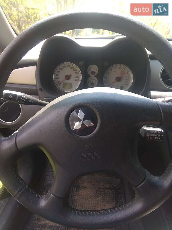 Позашляховик / Кросовер Mitsubishi Outlander 2005 в Києві