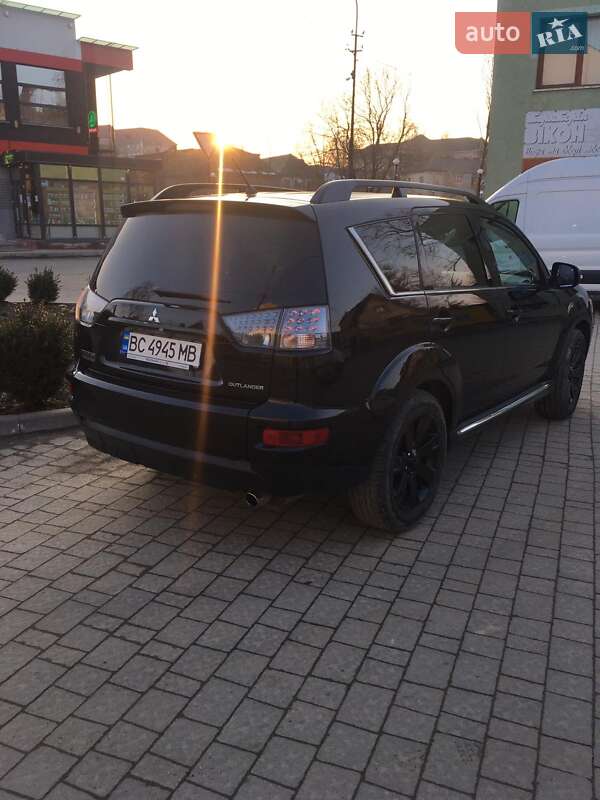 Позашляховик / Кросовер Mitsubishi Outlander 2010 в Турці