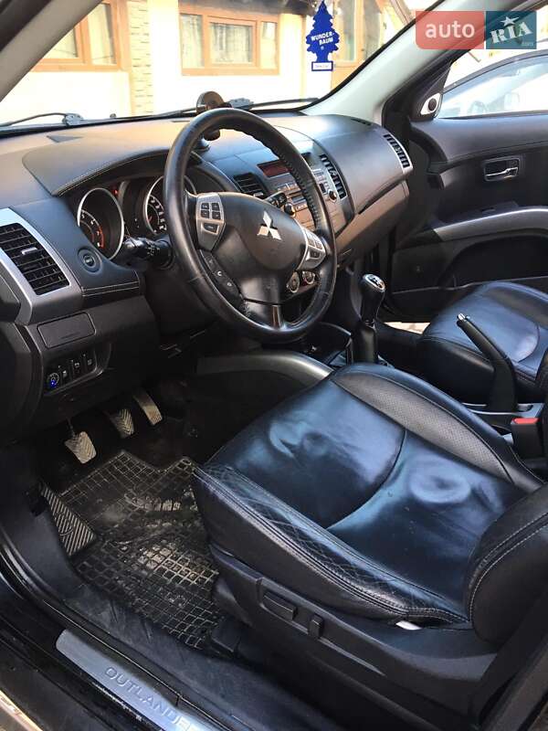 Позашляховик / Кросовер Mitsubishi Outlander 2010 в Турці