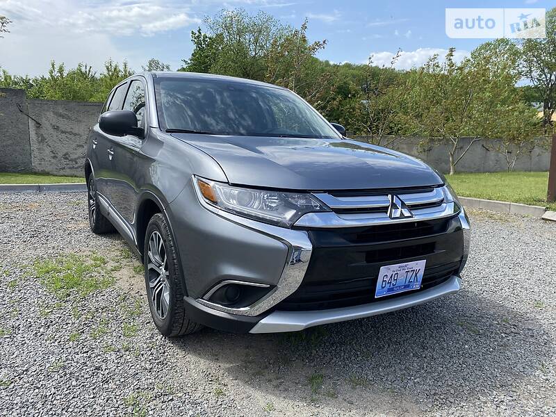 Внедорожник / Кроссовер Mitsubishi Outlander 2018 в Изяславе