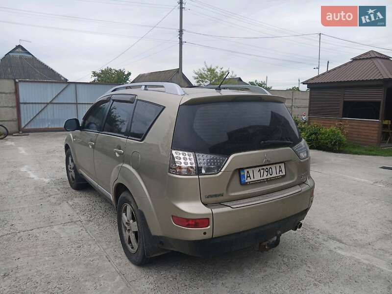 Внедорожник / Кроссовер Mitsubishi Outlander 2007 в Борисполе