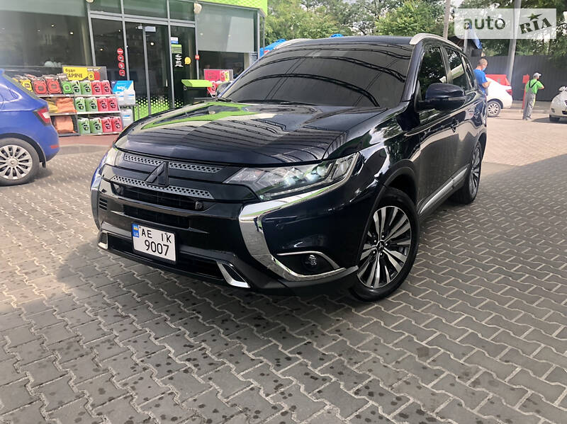 Универсал Mitsubishi Outlander 2020 в Днепре