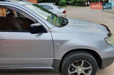 Внедорожник / Кроссовер Mitsubishi Outlander 2005 в Черновцах