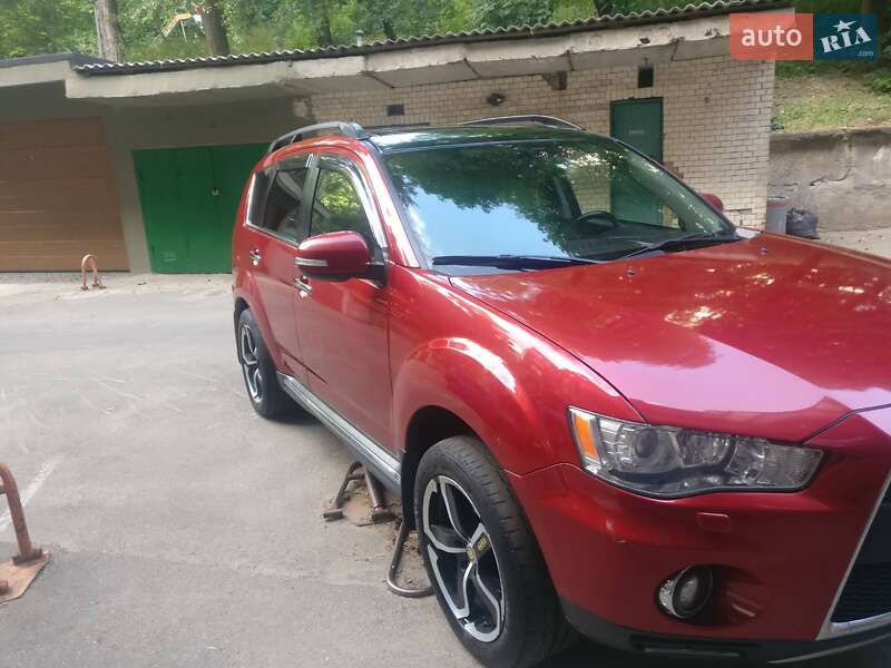 Универсал Mitsubishi Outlander 2011 в Киеве