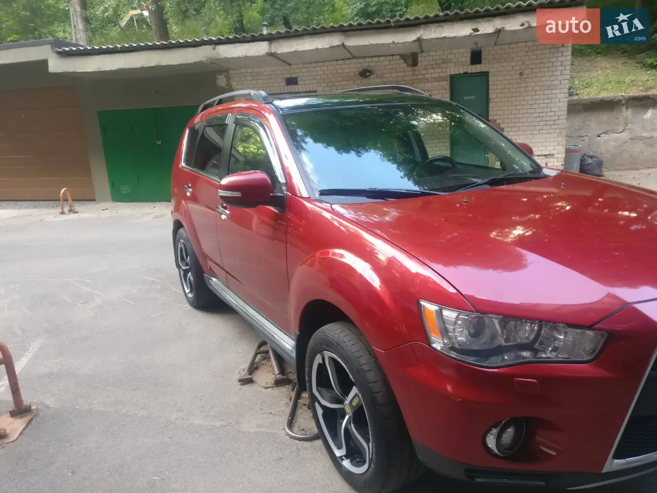 2011 Mitsubishi Outlander - фото 1