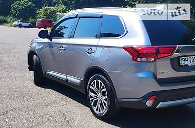 Mitsubishi Outlander SEL 4x4 2016 Mitsubishi Outlander SEL 4x4 2016