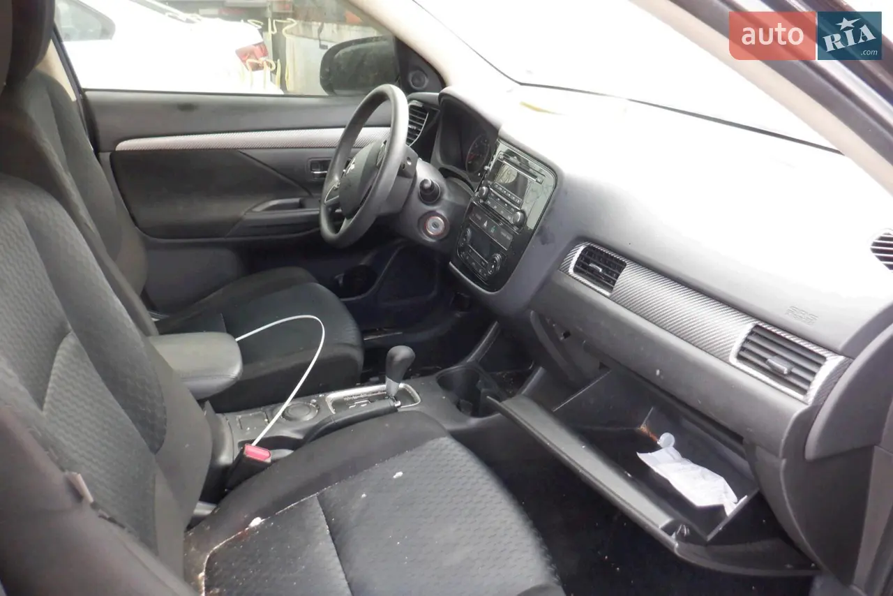 2013 Mitsubishi Outlander - мініатюра 11