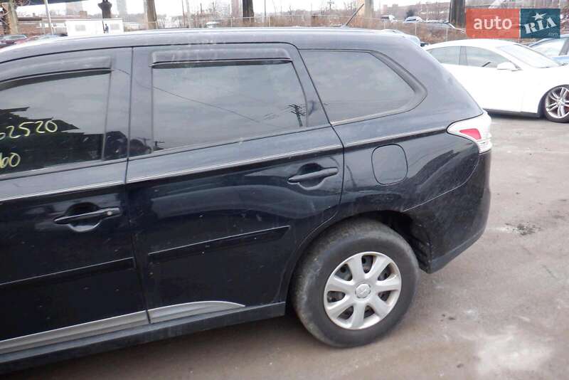 Позашляховик / Кросовер Mitsubishi Outlander 2013 в Кривому Розі