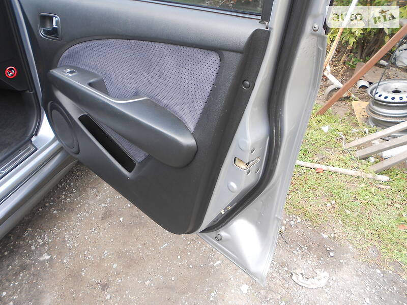 Внедорожник / Кроссовер Mitsubishi Outlander 2005 в Запорожье