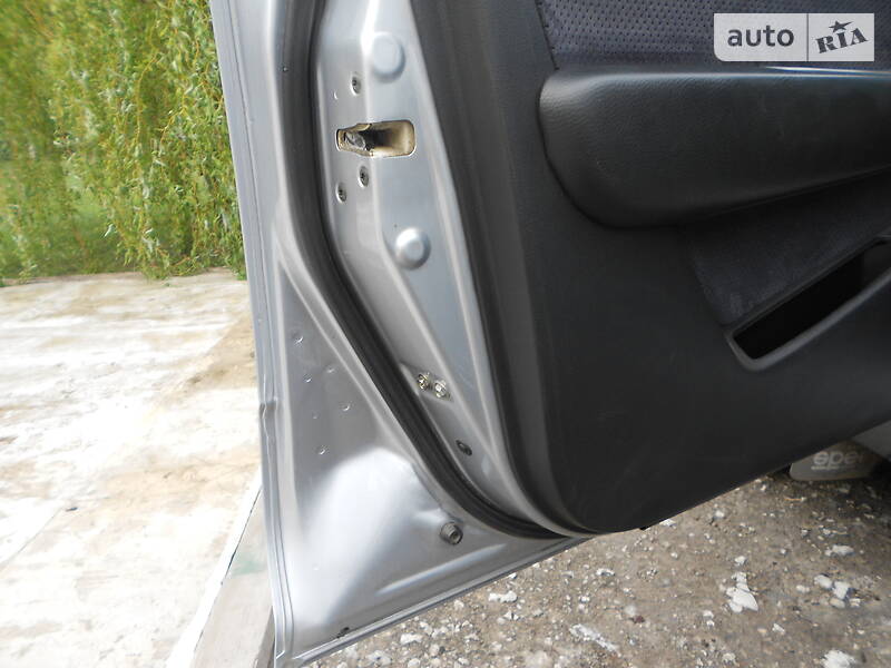 Внедорожник / Кроссовер Mitsubishi Outlander 2005 в Запорожье