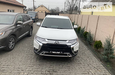 Внедорожник / Кроссовер Mitsubishi Outlander 2018 в Днепре