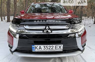 Внедорожник / Кроссовер Mitsubishi Outlander 2016 в Киеве