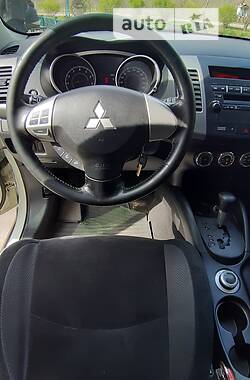 Позашляховик / Кросовер Mitsubishi Outlander 2010 в Кривому Розі