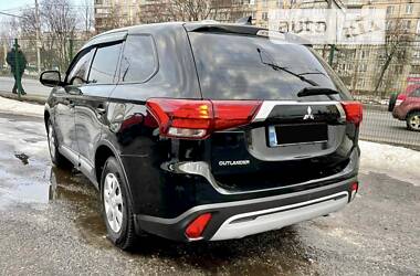 Позашляховик / Кросовер Mitsubishi Outlander 2019 в Харкові