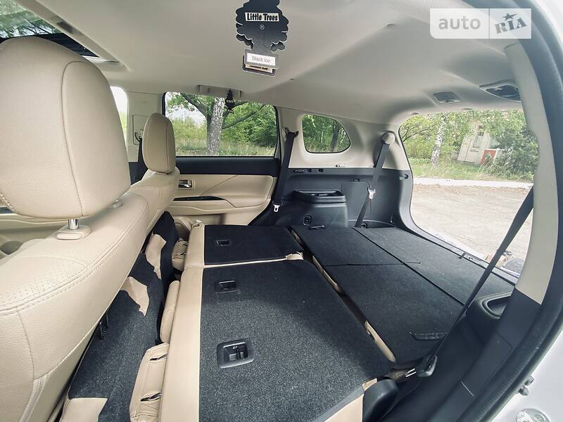 Позашляховик / Кросовер Mitsubishi Outlander 2017 в Києві фото 24 Позашляховик / Кросовер Mitsubishi Outlander 2017 в Києві