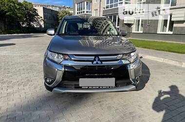 Внедорожник / Кроссовер Mitsubishi Outlander 2017 в Кременчуге