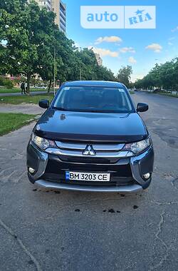 Внедорожник / Кроссовер Mitsubishi Outlander 2016 в Сумах