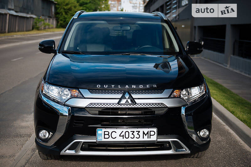 Внедорожник / Кроссовер Mitsubishi Outlander 2019 в Львове фото Внедорожник / Кроссовер Mitsubishi Outlander 2019 в Львове