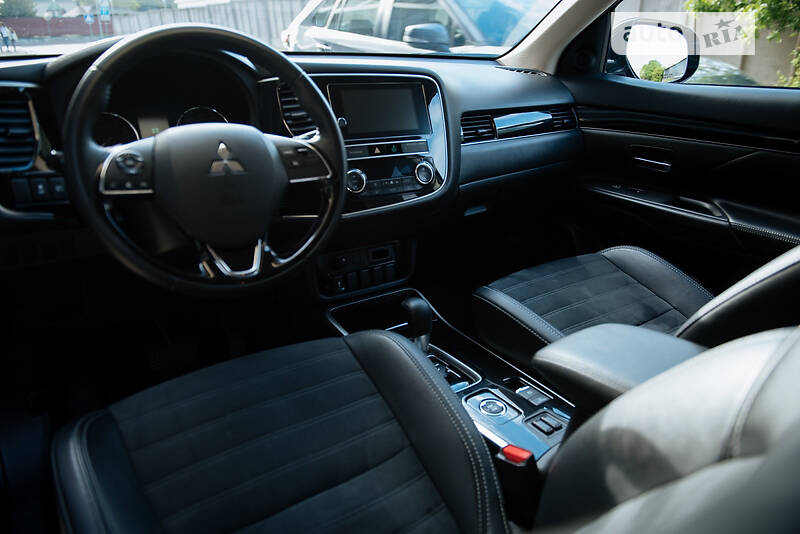 Внедорожник / Кроссовер Mitsubishi Outlander 2019 в Львове фото 12 Внедорожник / Кроссовер Mitsubishi Outlander 2019 в Львове