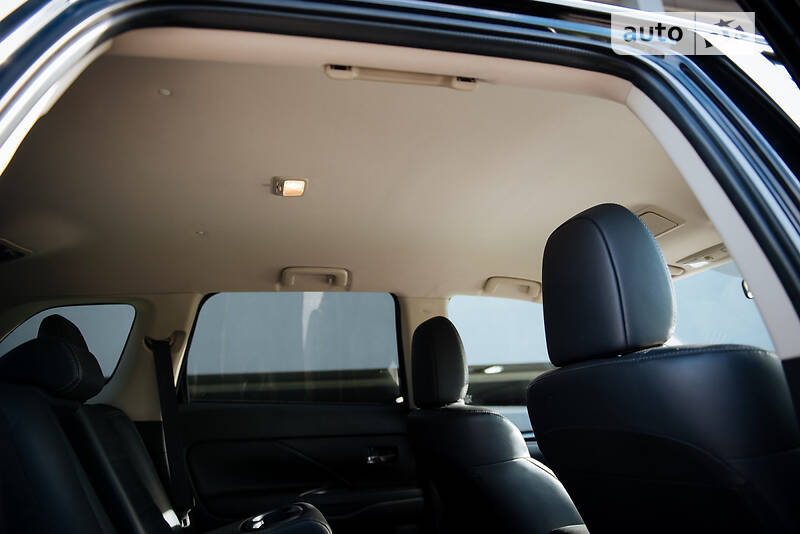 Внедорожник / Кроссовер Mitsubishi Outlander 2019 в Львове фото 15 Внедорожник / Кроссовер Mitsubishi Outlander 2019 в Львове
